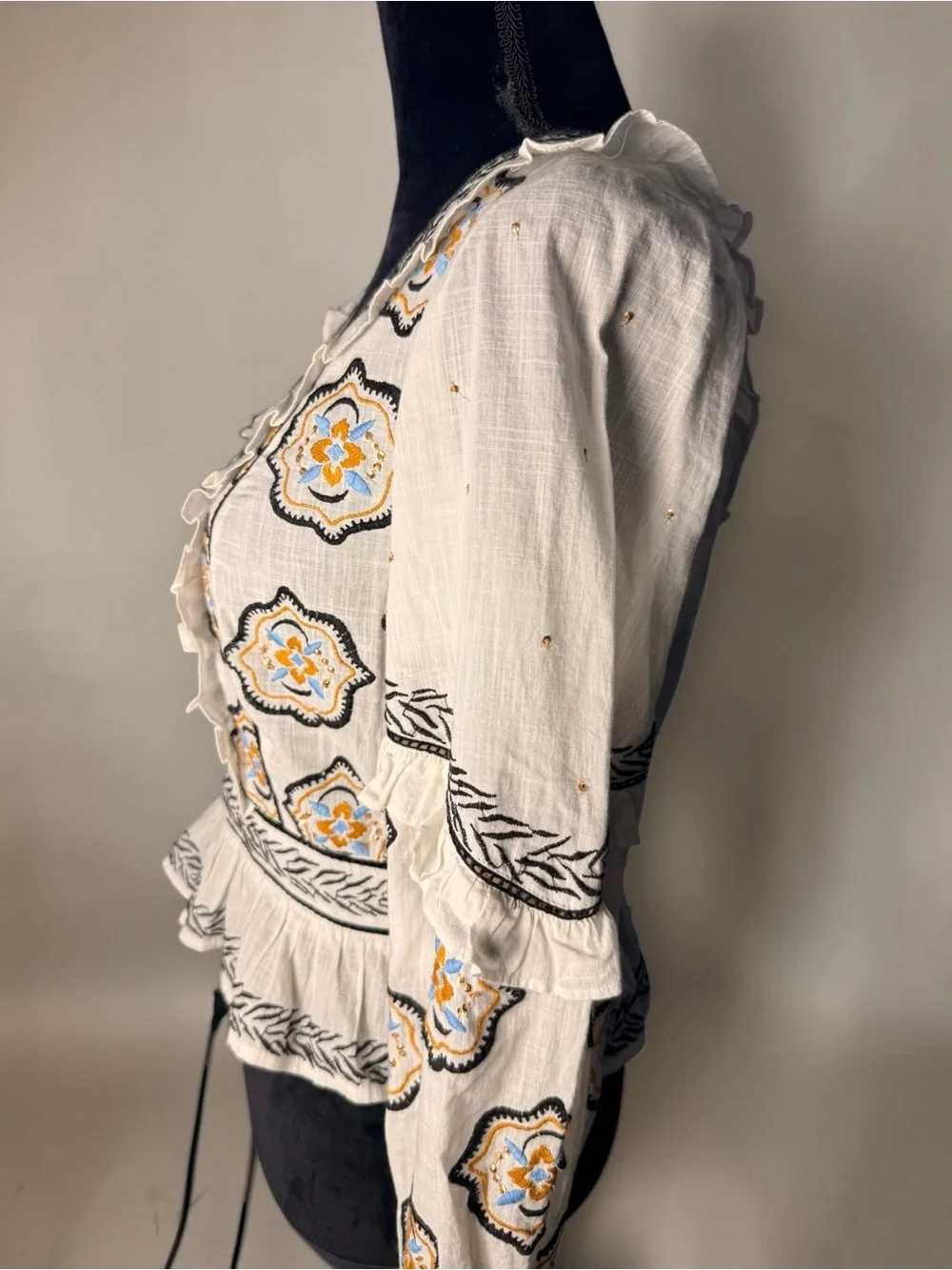 Anthropologie | White Embroidered Peasant Blouse Sequins | Sz 6